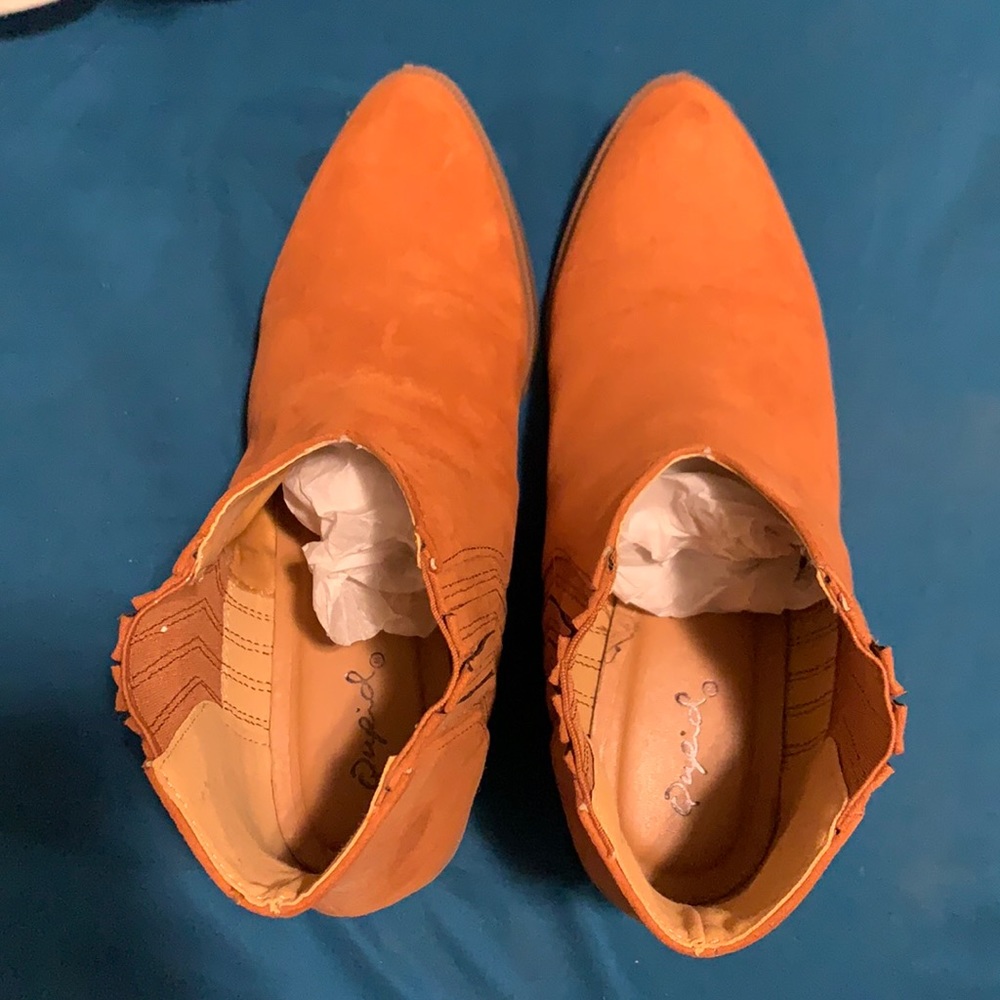 Qupid tan wedged boots, size 6